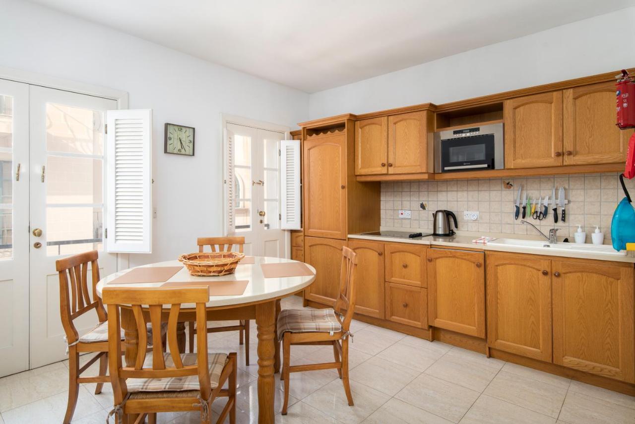 Modern 2Br Apartment Close To Sea, In The Heart Of Sliema Eksteriør bilde